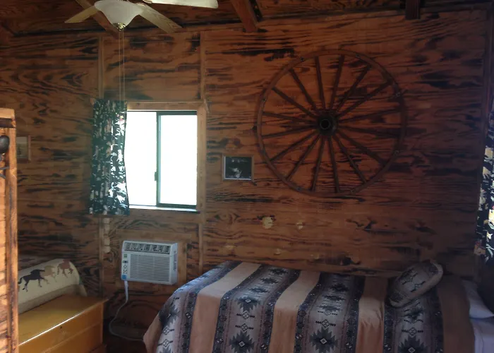 Grand Canyon Western Ranch Farm stay *