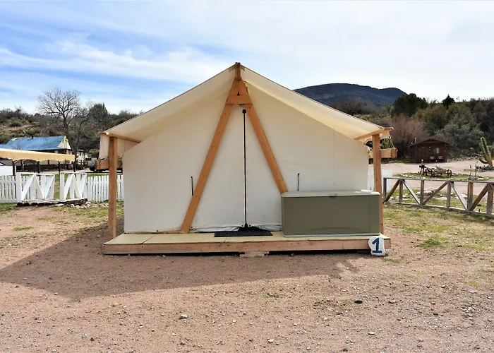 Grand Canyon Western Ranch Farm stay *