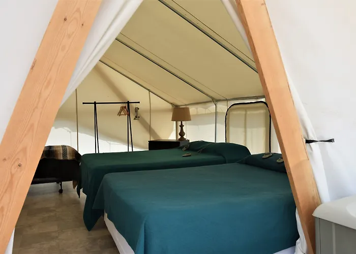 Grand Canyon Western Ranch Farm stay