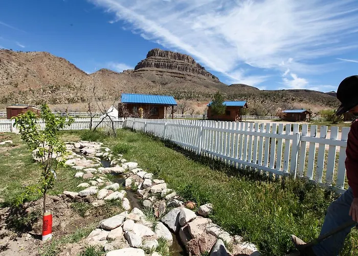 Grand Canyon Western Ranch Farm stay